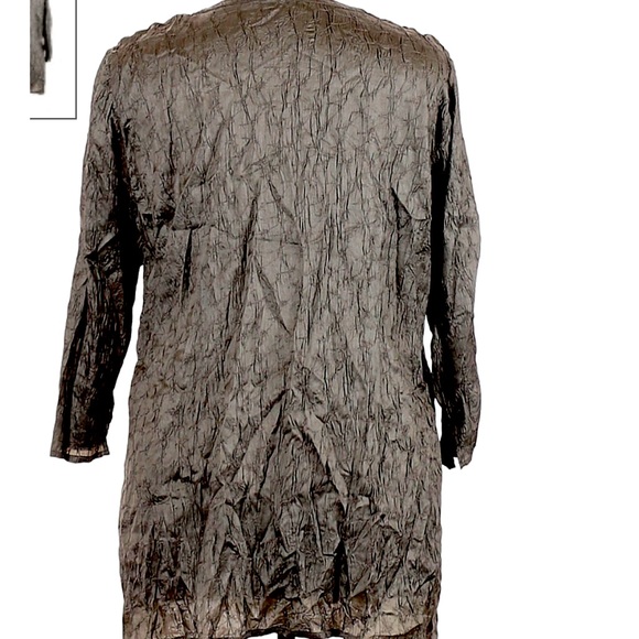 Eileen Fisher Women plus size Long Sleeve Silk Top. Size 1X ( Plus).Button front - Picture 2 of 5